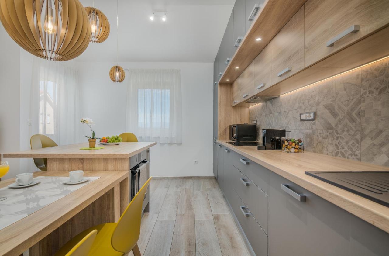 Apartment Sunshine Климно Екстериор снимка